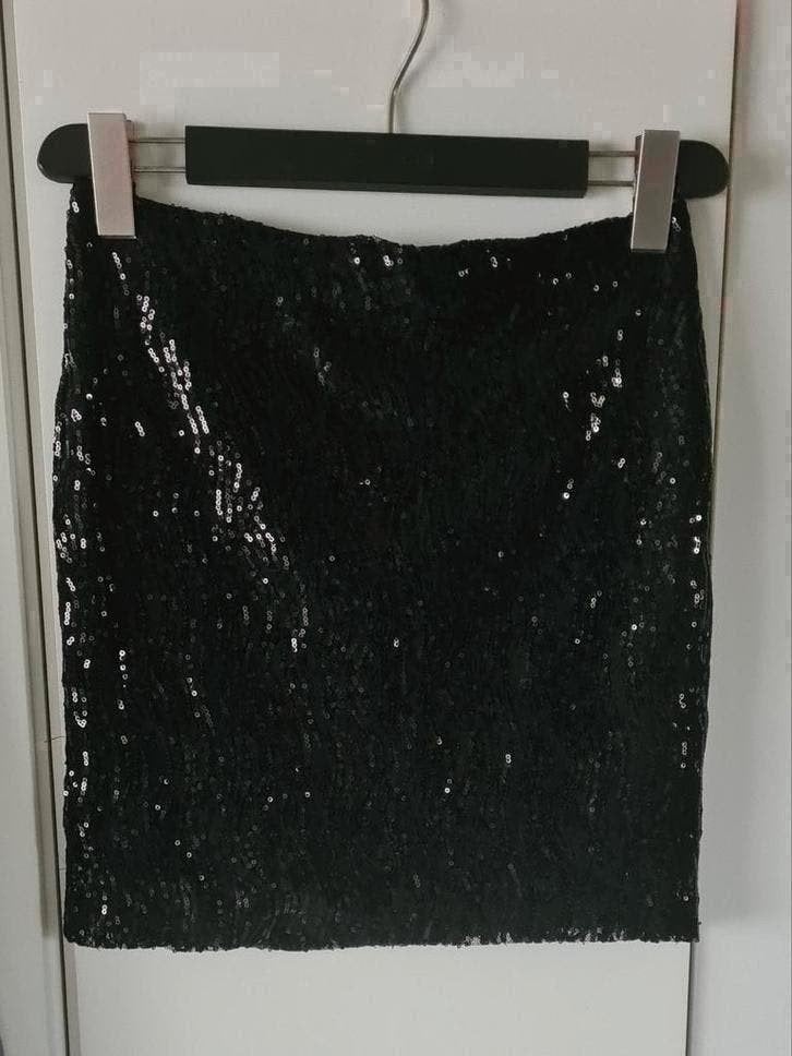 Feestelijk rokje met kleine pailletten, maat 38, Kleding | Dames, Gelegenheidskleding, Maat 38/40 (M), Zwart, Ophalen of Verzenden