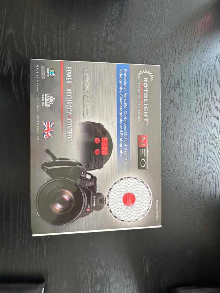 Rotolight NEO on camera, Ophalen