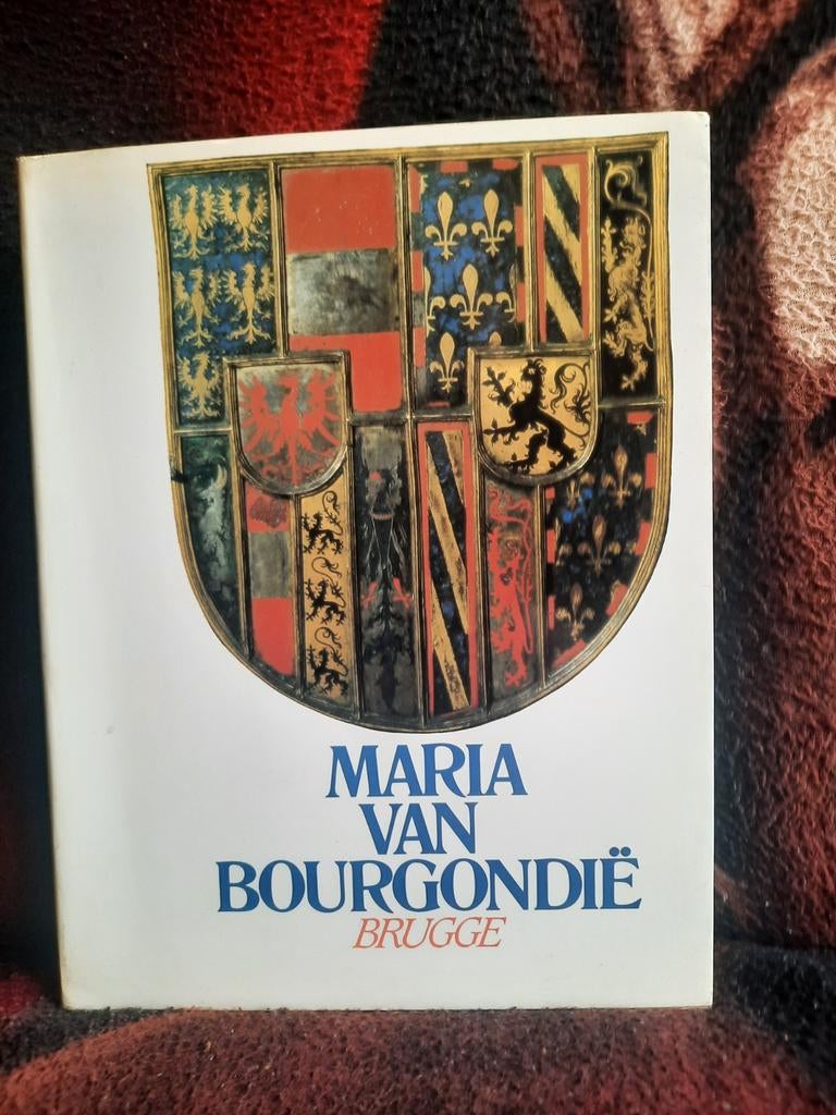 Maria Van Bourgondië Brugge + 2 foto's schedel, Ophalen of Verzenden, Gelezen