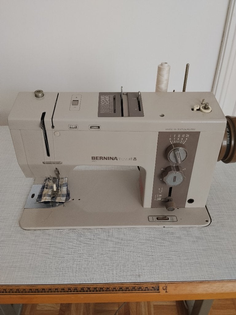 Machine à coudre Bernina, Hobby & Loisirs créatifs, Machines à coudre & Accessoires, Enlèvement, Utilisé, Machine à coudre, Bernina