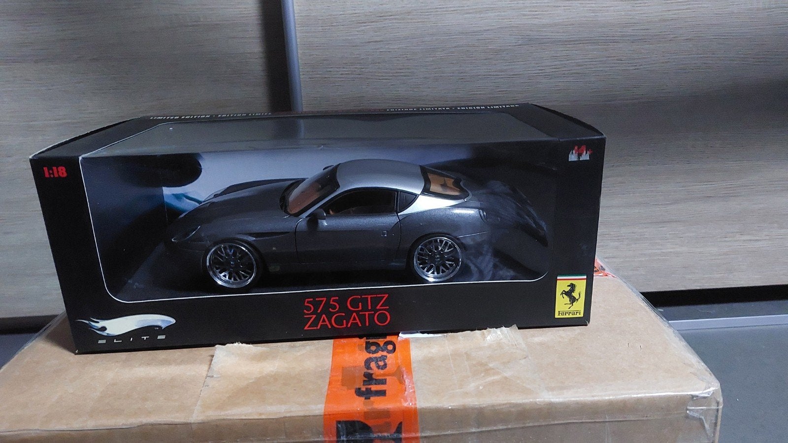 Ferrari 575 GTZ ZAGATO 1/18 Elite Hotwheels, Enlèvement ou Envoi, Comme neuf, Autres types, Hot Wheels