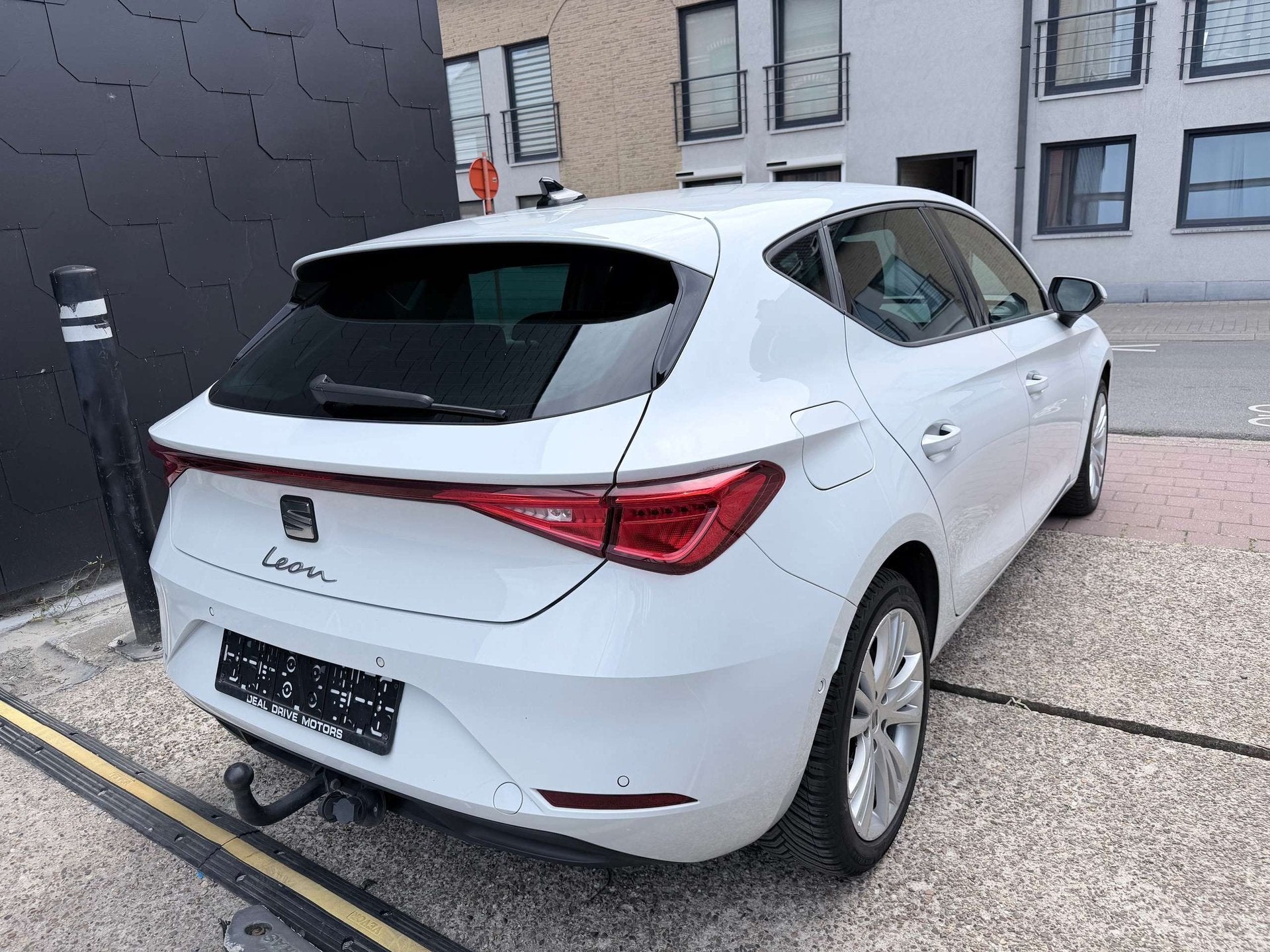SEAT Leon 2.0 TDI AUTOMAAT | Apple CarPlay | Camera | Cruise, Auto's, Seat, Automaat, Gebruikt, 4 cilinders, Leon