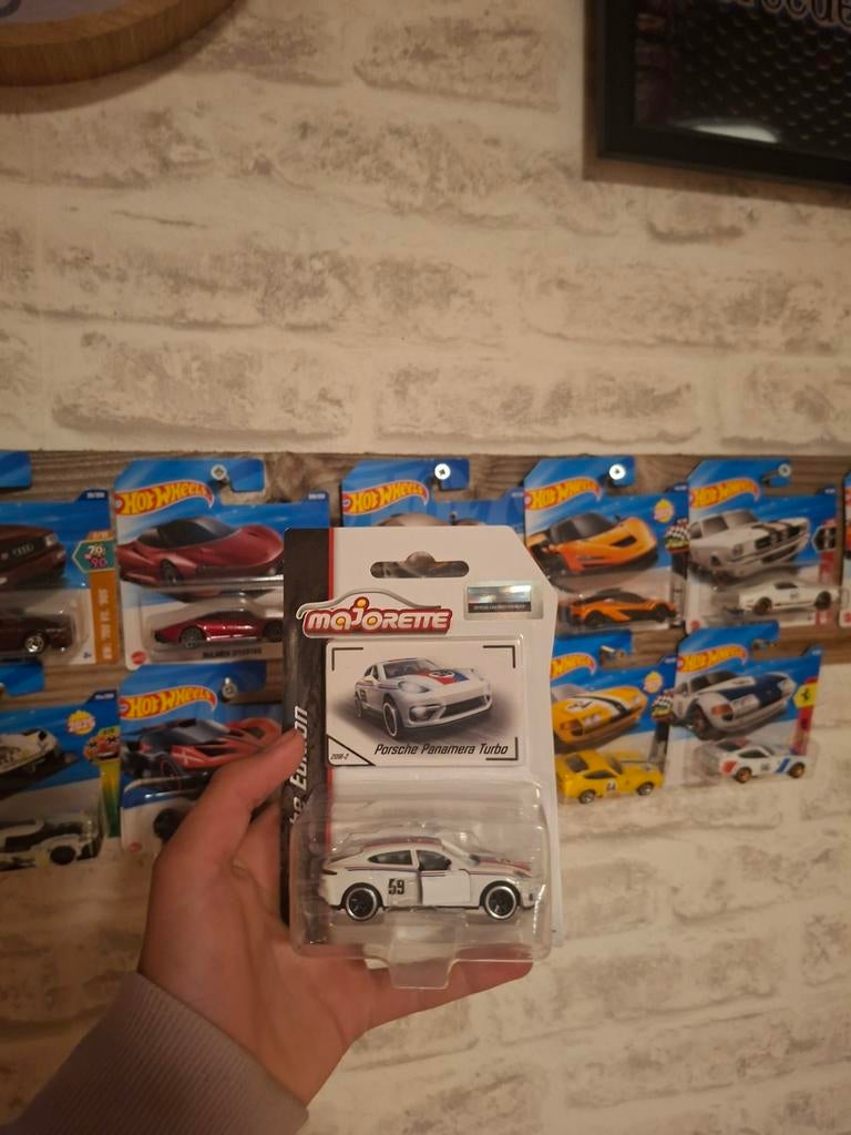 Majorette Porsche Panamera Turbo, Enlèvement