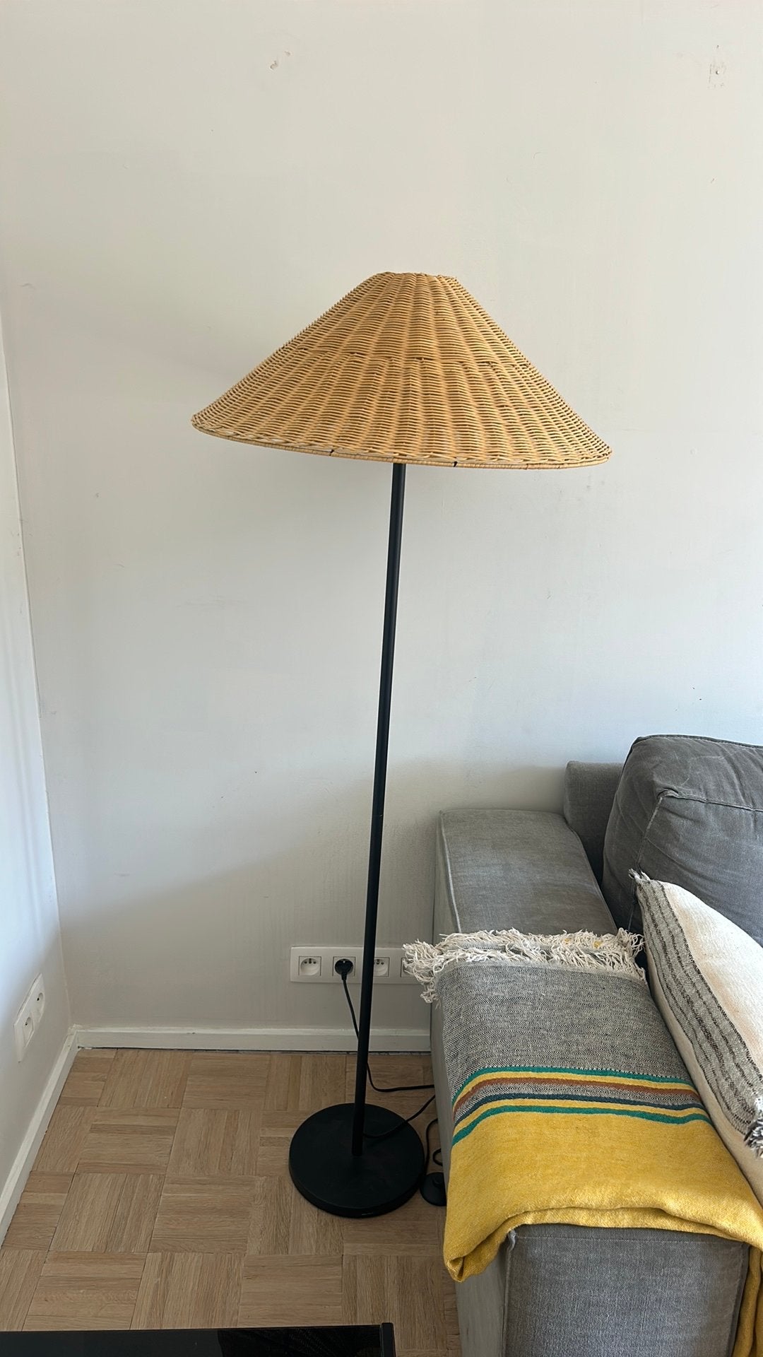 Sta lamp met rotan kap, Huis en Inrichting, Ophalen, Zo goed als nieuw