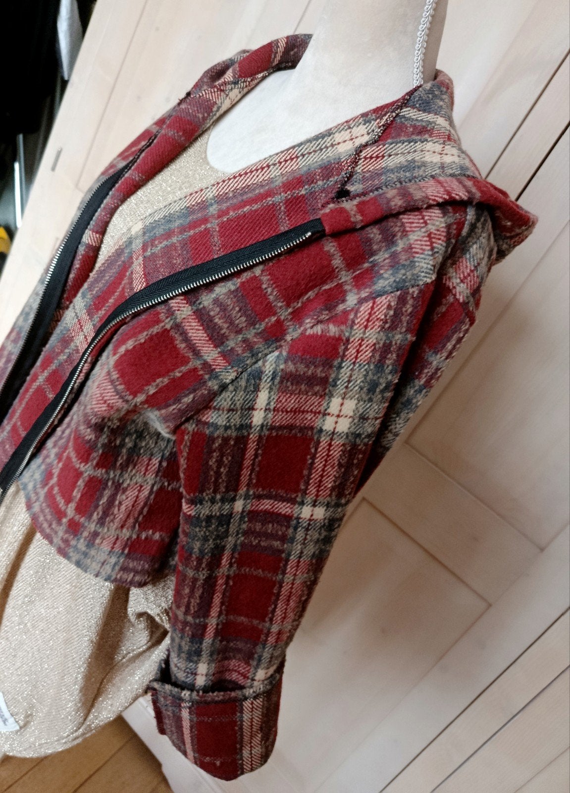 Veste à capuche courte et sac bandoulière, Kleding | Dames, Ophalen, Rood