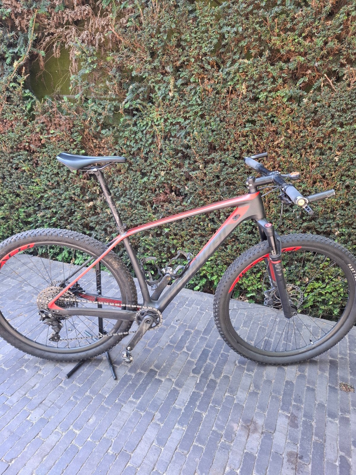 Specialized Stumpjumper, Enlèvement