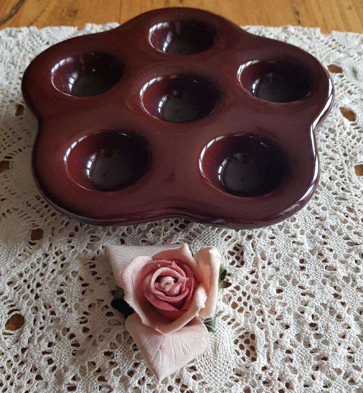 Chocolade bruin eierschaaltje/ eierbordje , 6 eieren, PASEN, Divers, Pâques, -, Utilisé, -, -