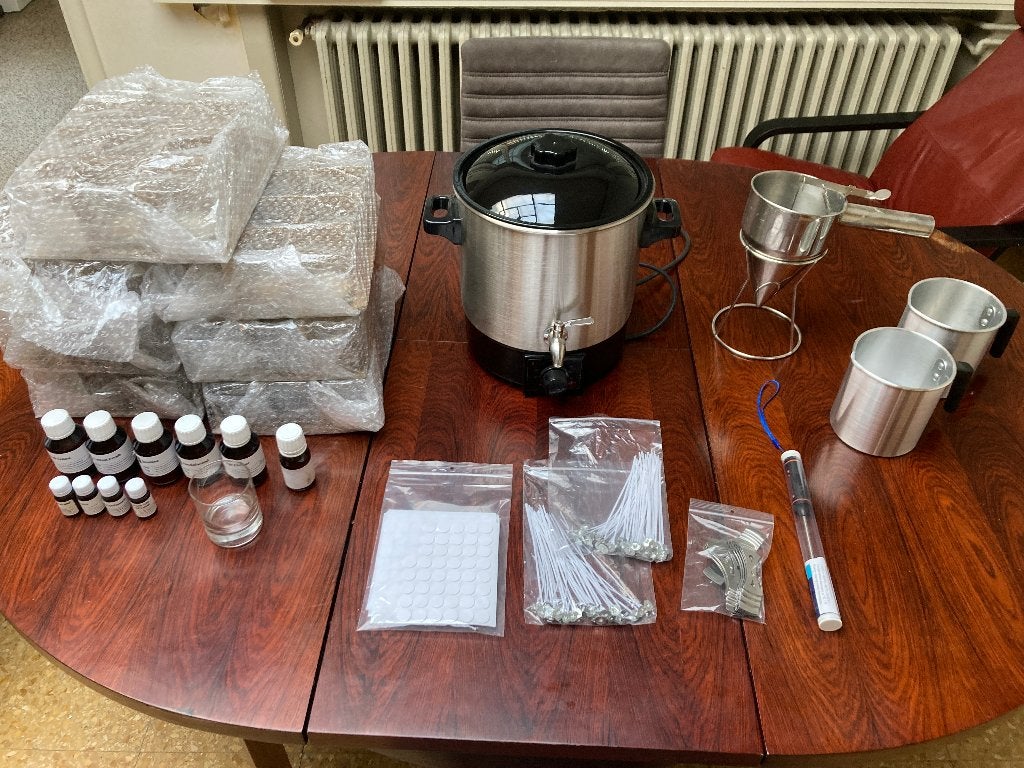 Kaarsen maken / volledige set incl. soya wax en glazen., Hobby en Vrije tijd, Ophalen, Overige thema's, Zo goed als nieuw, Overige materialen