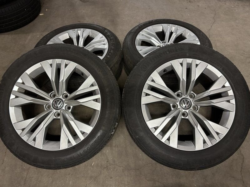17 inch originele velgen + zomerbanden VW Passat All Track, Auto-onderdelen, Gebruikt, -, -, Banden en Velgen