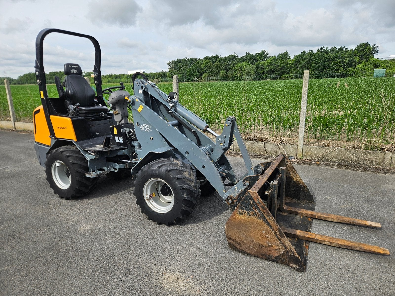 Giant 452T kniklader, Enlèvement