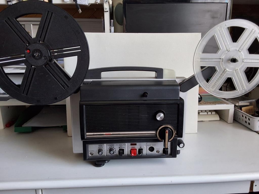 8 mm projector Super 8 simple CHINON 8000, Ophalen of Verzenden