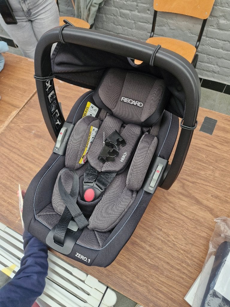 2x recaro zero.1 Elite autostoel met 3x draagbare stoel), Kinderen en Baby's, Overige merken, Gebruikt, Verstelbare rugleuning