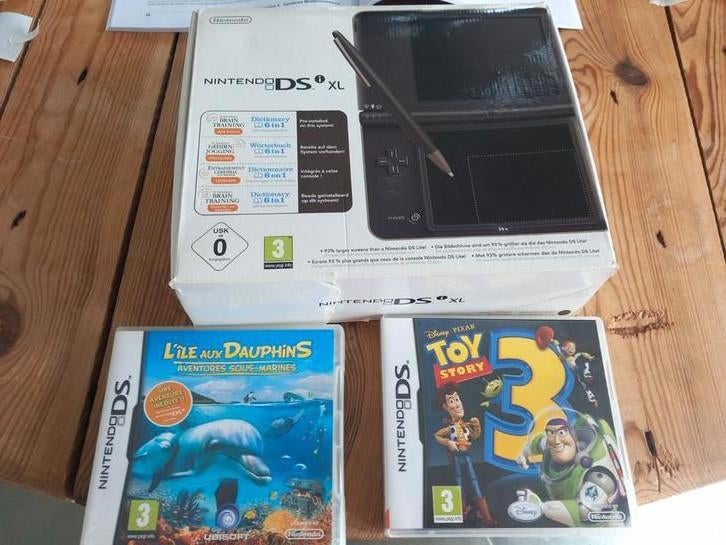 Nintendo DSi XL met games, Met games