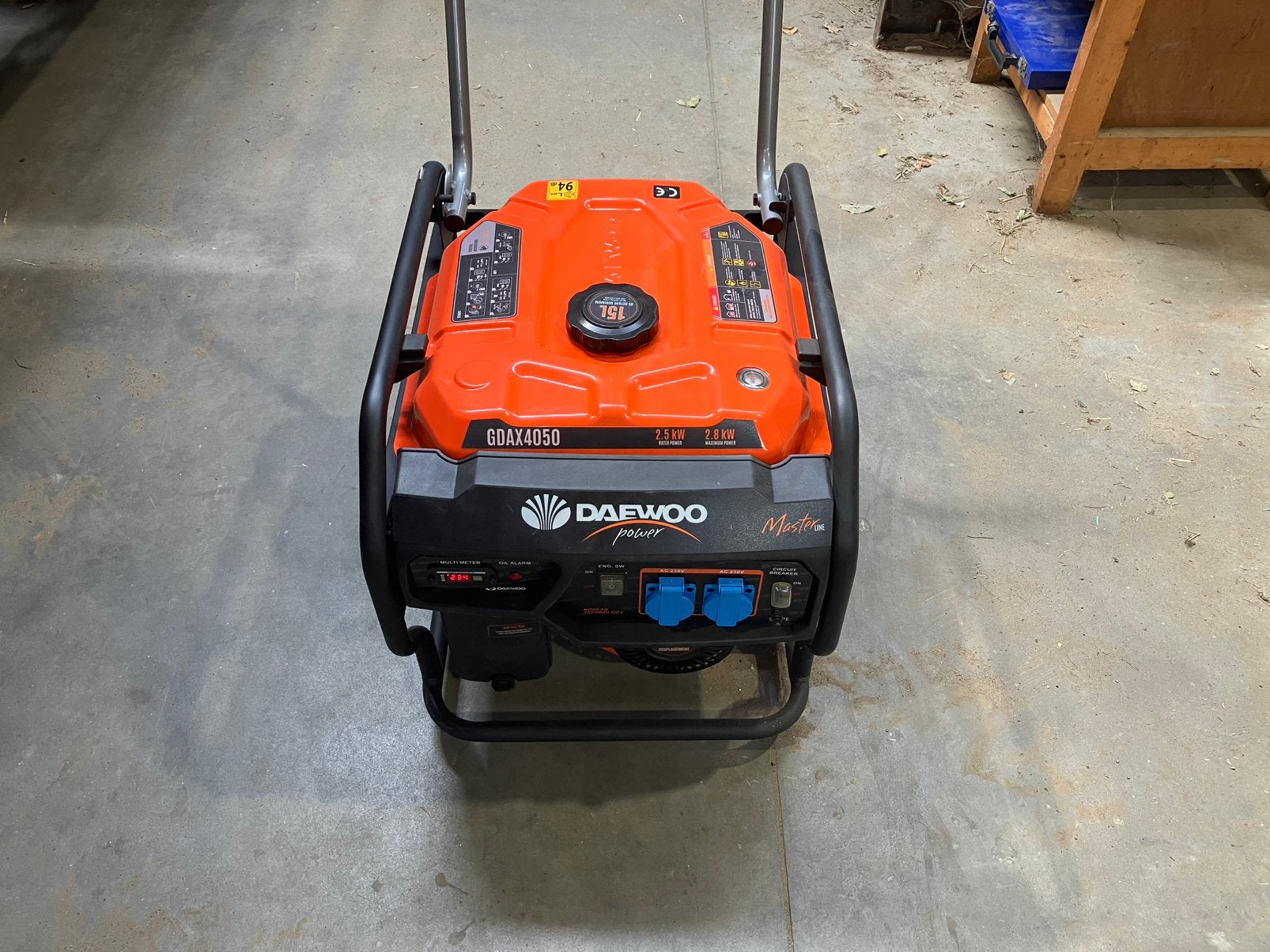 Generator, Doe-het-zelf en Bouw, Aggregaten, Ophalen, Zo goed als nieuw, Minder dan 5 kVA, Benzine