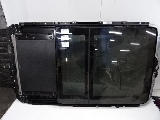 SCHUIF-KANTELDAK BMW X5 (F15) (01-2013/07-2018), Gebruikt, BMW, Petuelring 130
80809  München, DE, Bayerische Motoren Werke AG