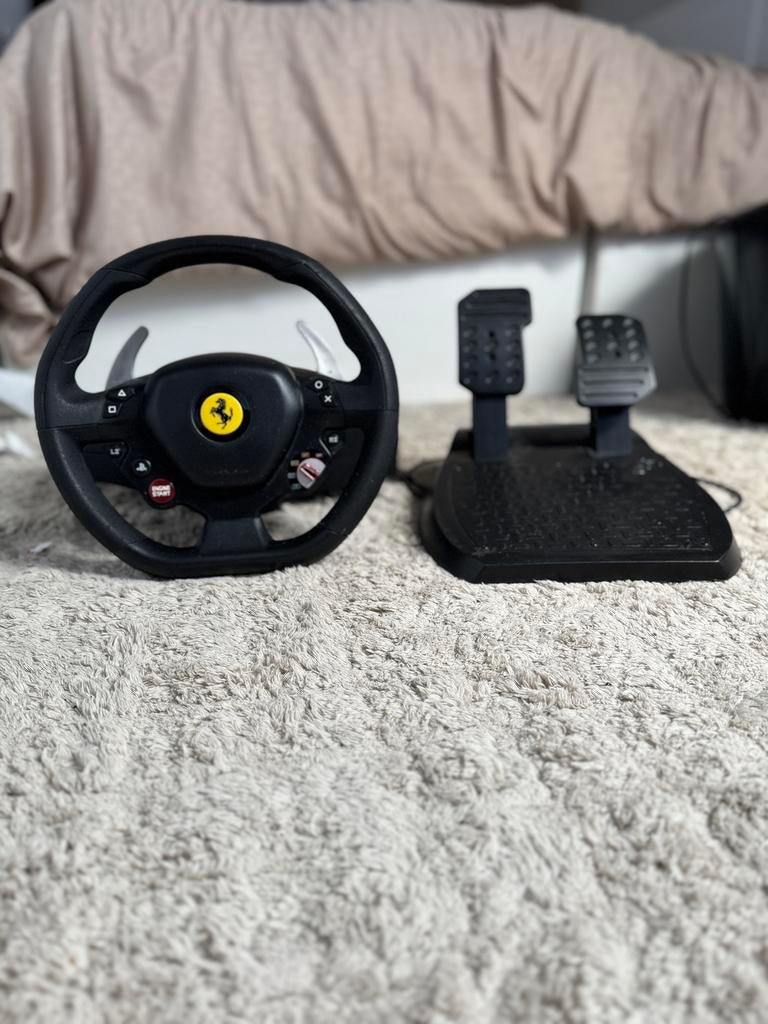 Ferrari ps stuur en pedaal, Games en Spelcomputers, Ophalen, Zo goed als nieuw