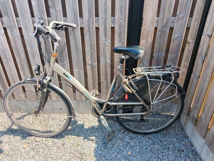 vrouwenfiets Batavus, Ophalen, Gebruikt, Batavus, Versnellingen