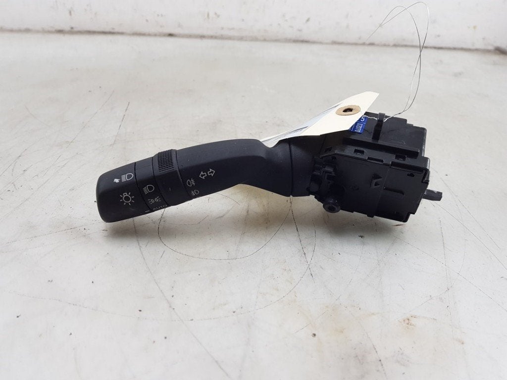 KNIPPERLICHTSCHAKELAAR Toyota Yaris Cross (PB1 / PJ1), Gebruikt, Kundenbetreuung@toyota.de, Toyota, Toyota-Allee 2
50858  Köln, DE