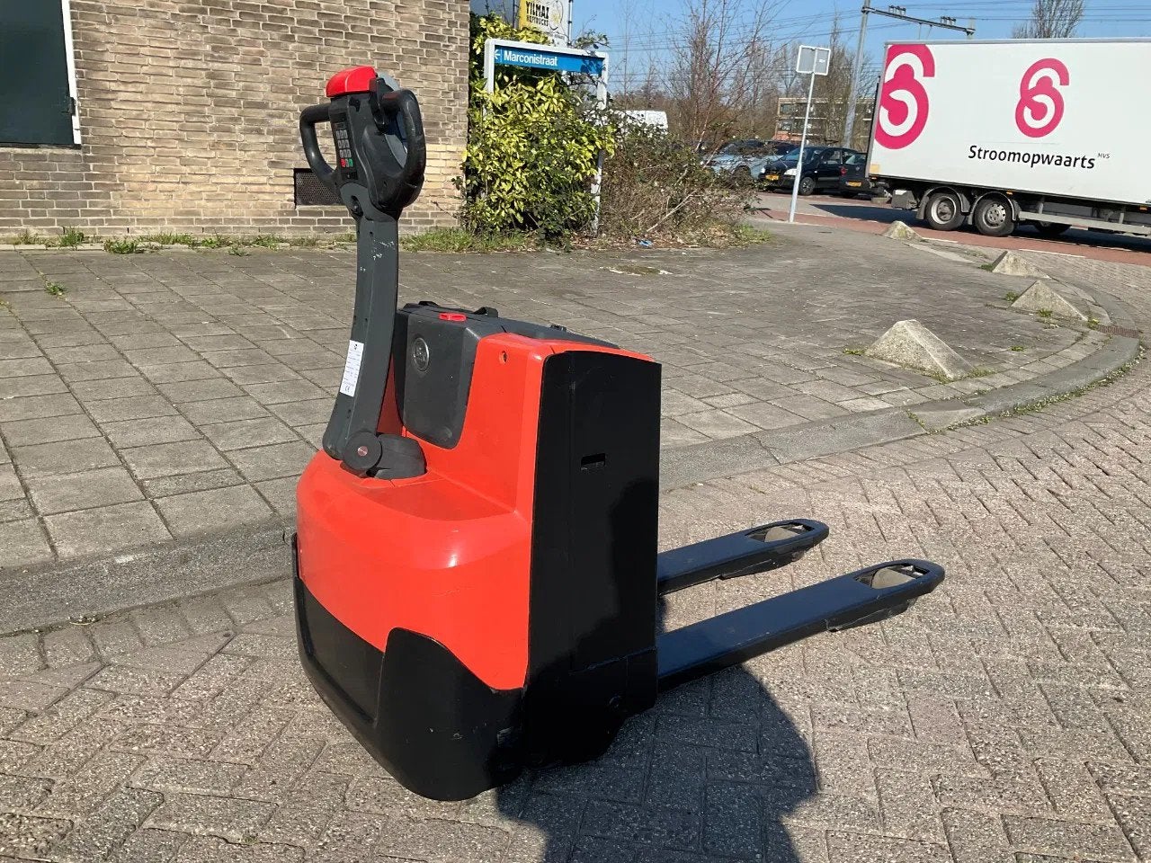 BT LWE160 1600KG PALLETWAGEN / HEFTRUCK, Articles professionnels, Machines & Construction | Chariots élévateurs & Transport interne