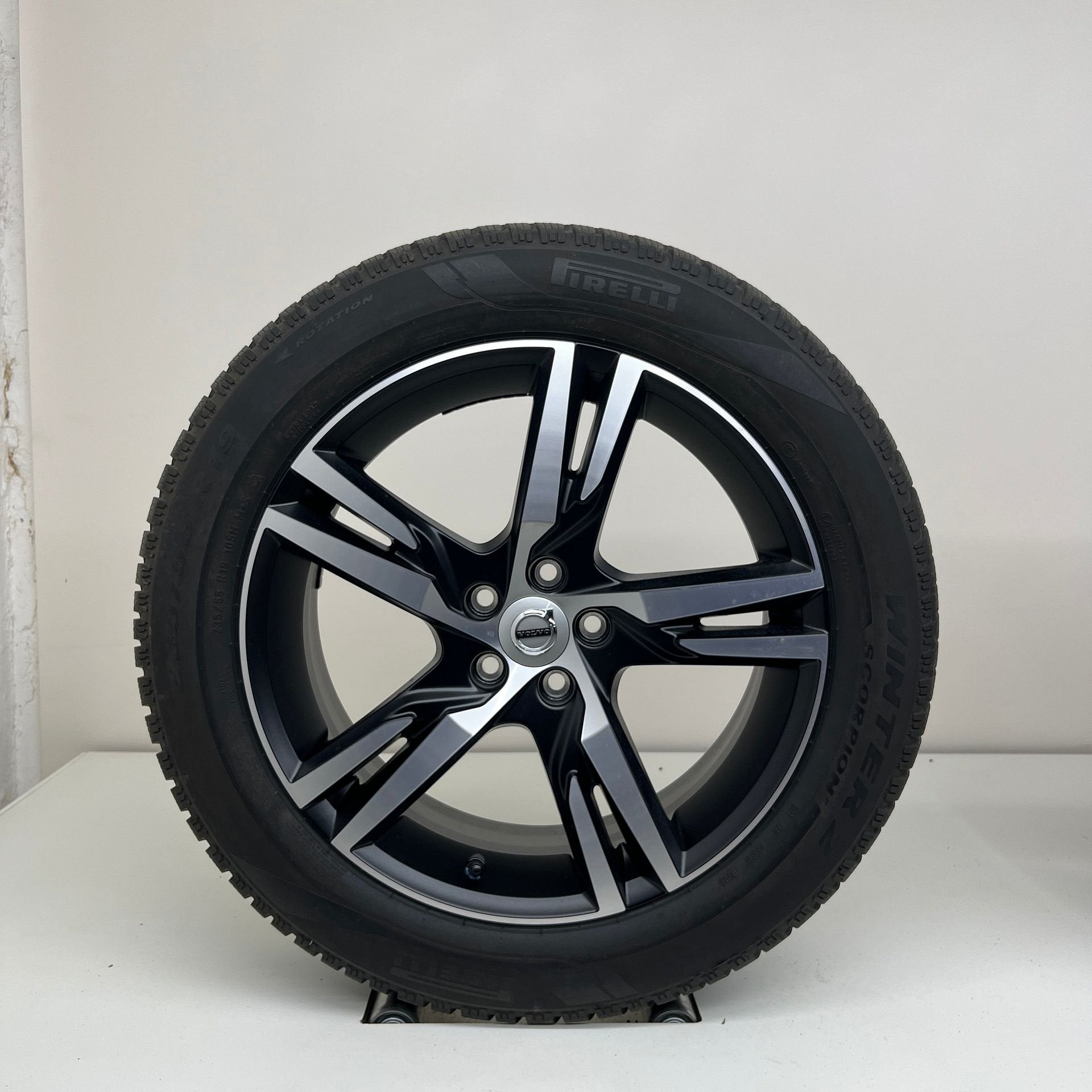 Volvo XC60 - 19 inch - winterbanden, Pneus et Jantes, Pneus hiver, Enlèvement ou Envoi, Véhicule de tourisme