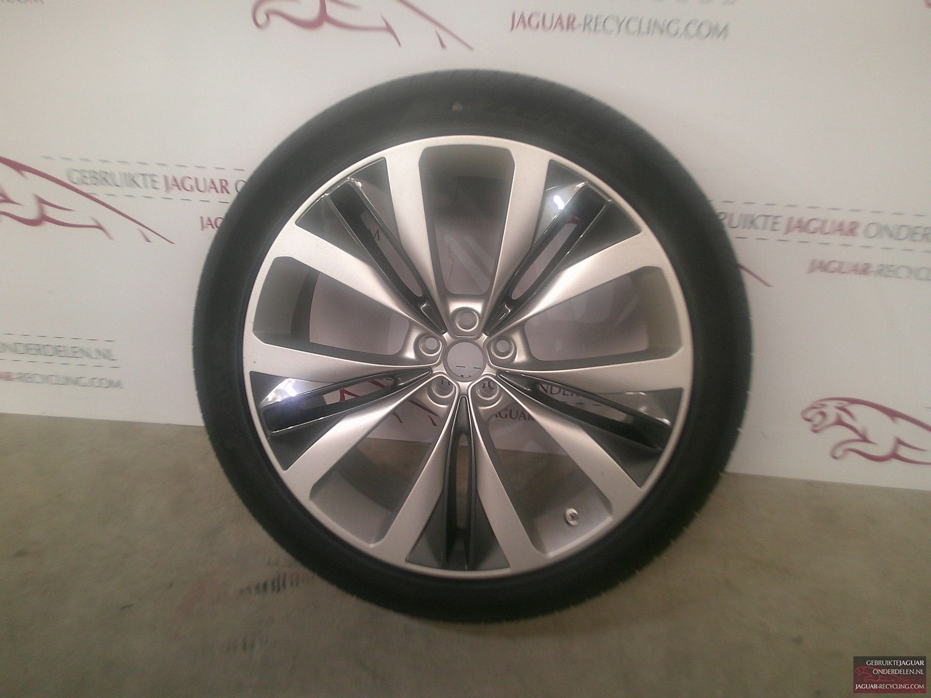 Jaguar F-Pace  22″ Double Helix met 15 spaken en afwerking i, Pneus et Jantes, 265 mm, Pneus été, -