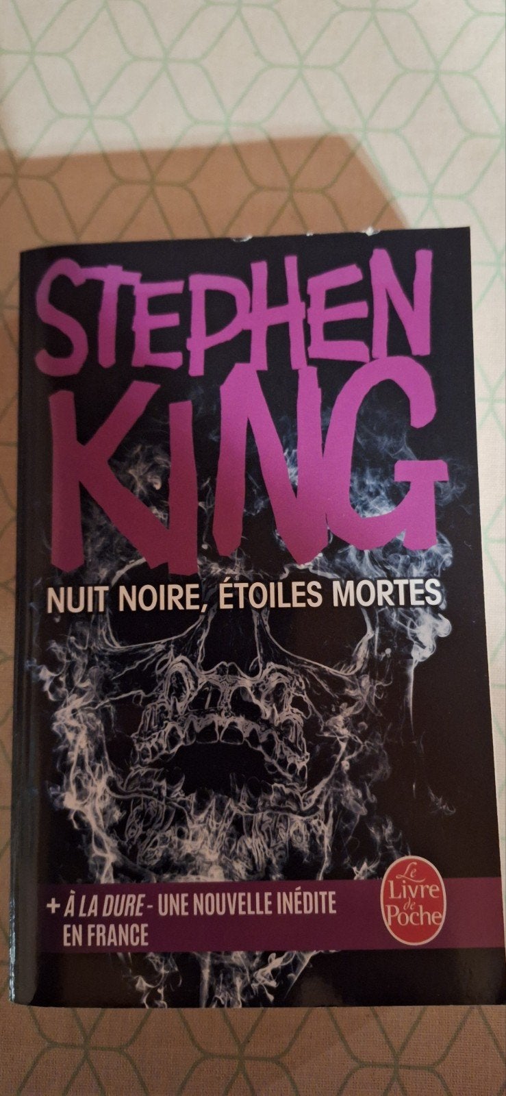 Nuit noire, étoiles mortes - Nouvelle édition, Enlèvement