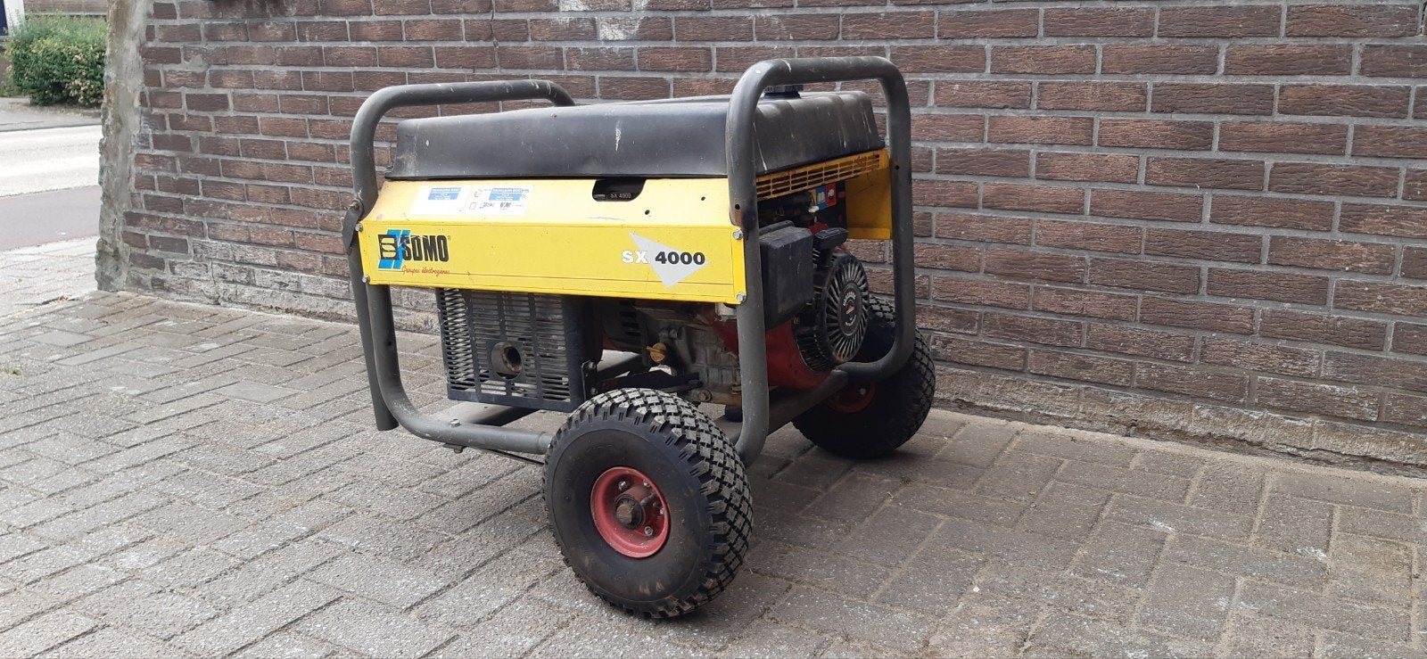 SDMO aggregaat, Bricolage & Construction, Générateurs, Enlèvement, Essence