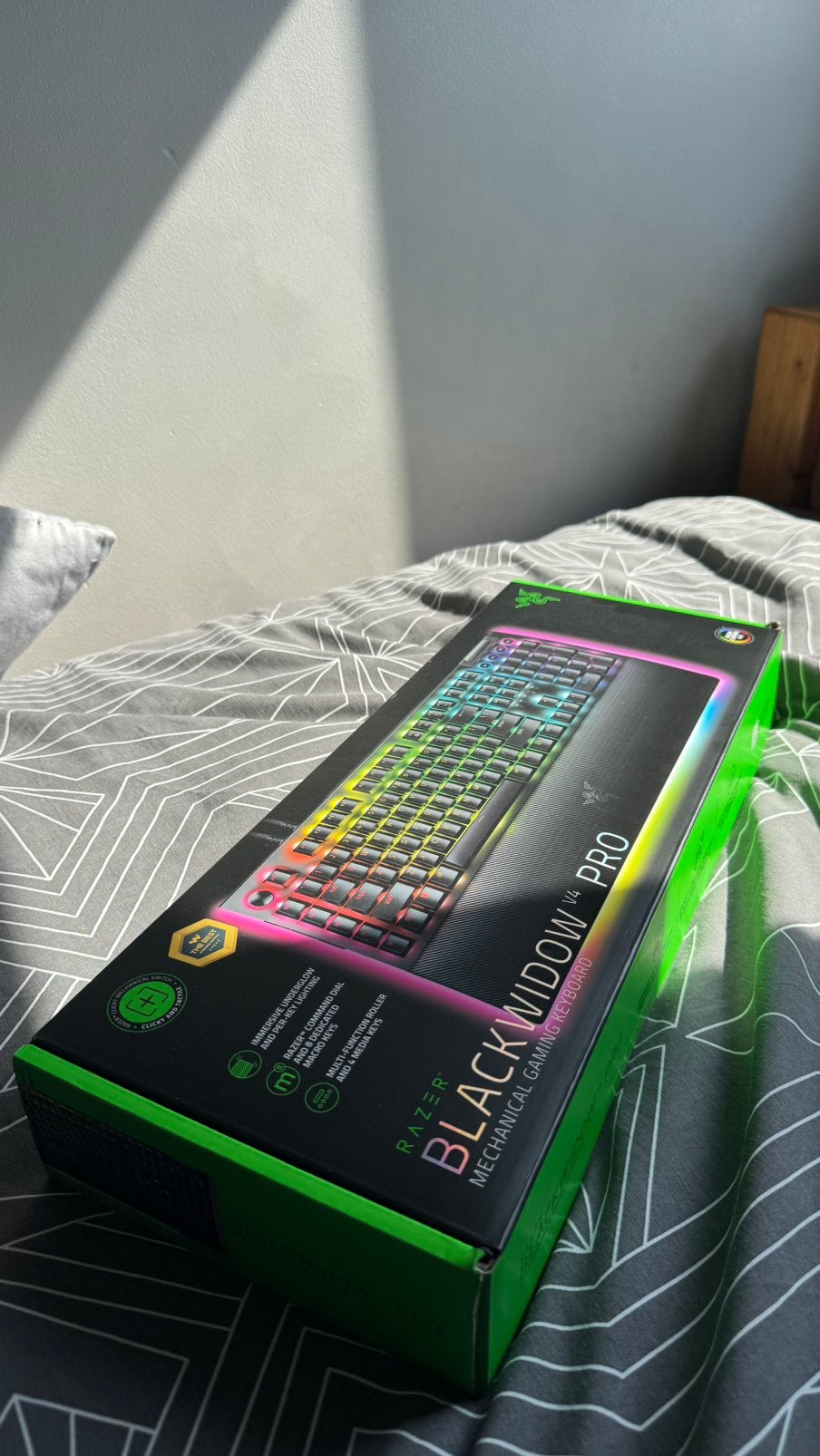 Razer BlackWidow V4 Pro+ ! GRATUIT ! Capuchons Razer PBT, Enlèvement, Comme neuf, Clavier gamer