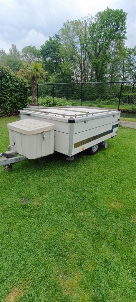 CHARIOT À BAGAGES AVEC TOIT RIGIDE, Enlèvement