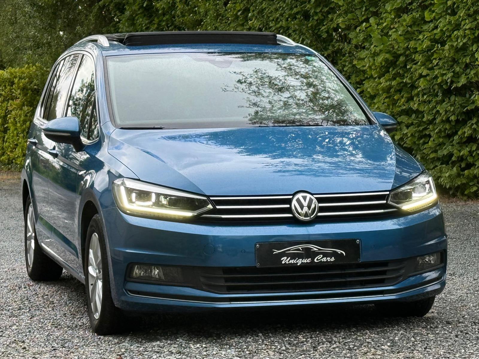 VW Touran 1.0 TSI Benzine - 7 zit / Highline / 2019 / Pano, Autos, Achat, Euro 6, Entreprise, Boîte manuelle