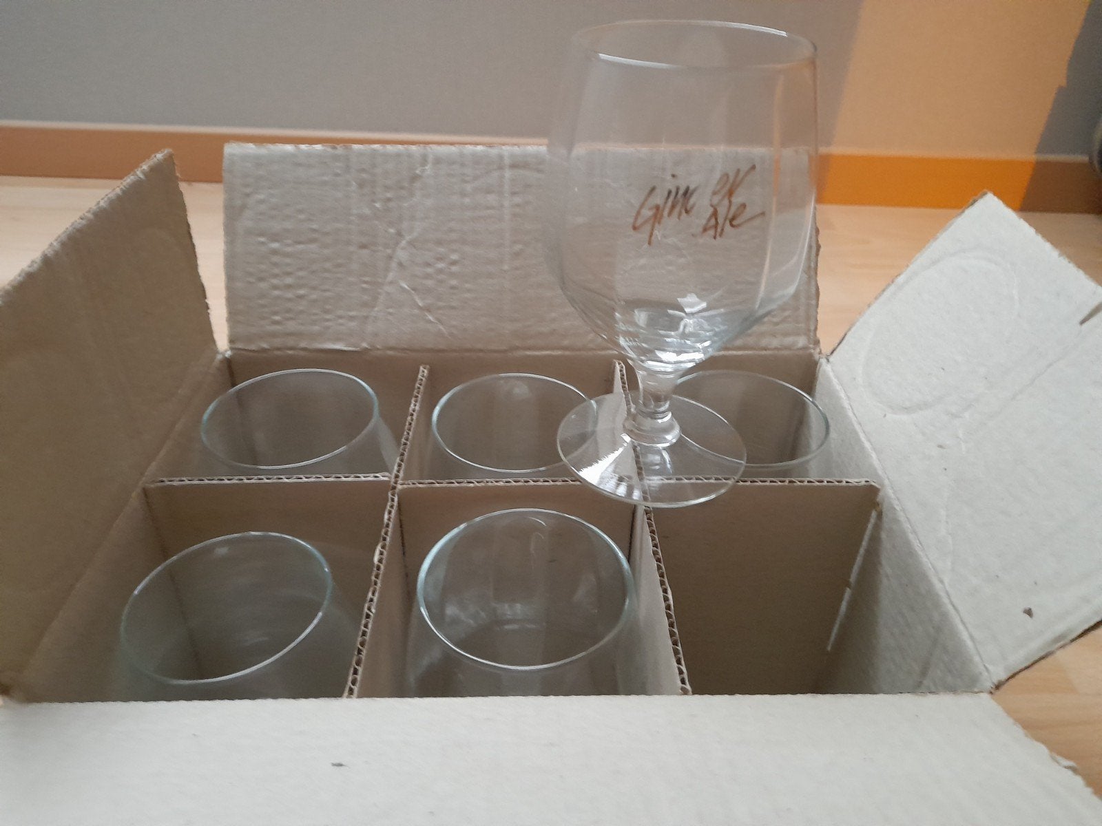 bierglazen 6 stuks in doos Ginder ale, Verzamelen, Glas en Drinkglazen, Ophalen of Verzenden