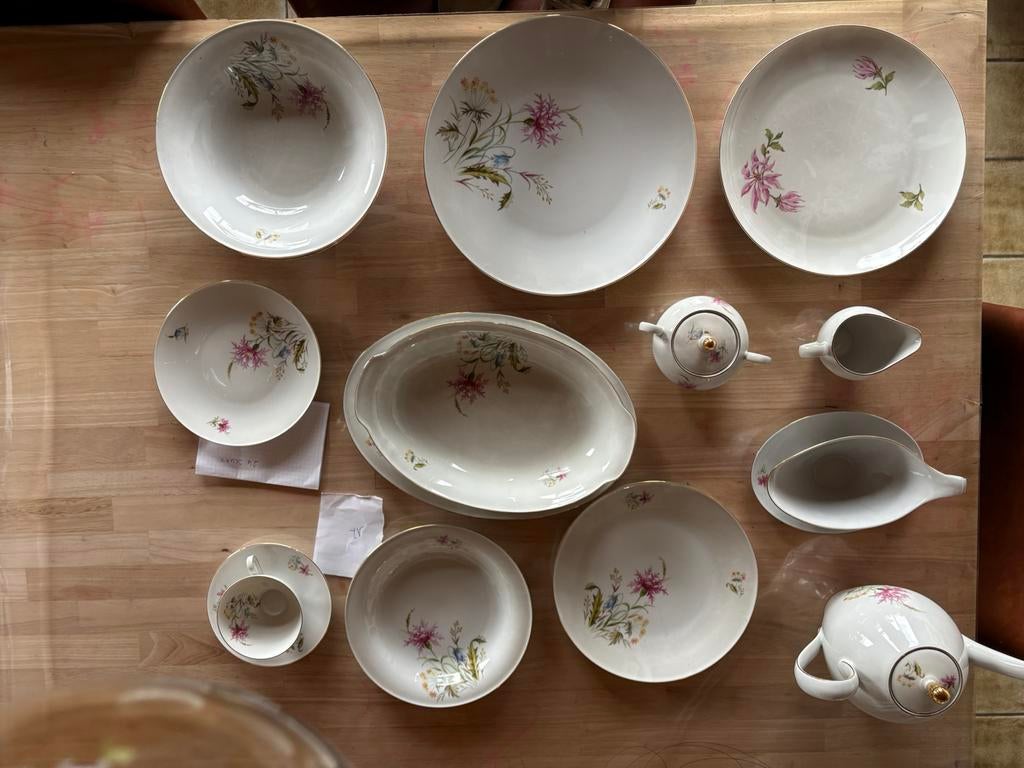 Porselein set voor thema feest., Antiek en Kunst, Antiek | Servies compleet, Ophalen
