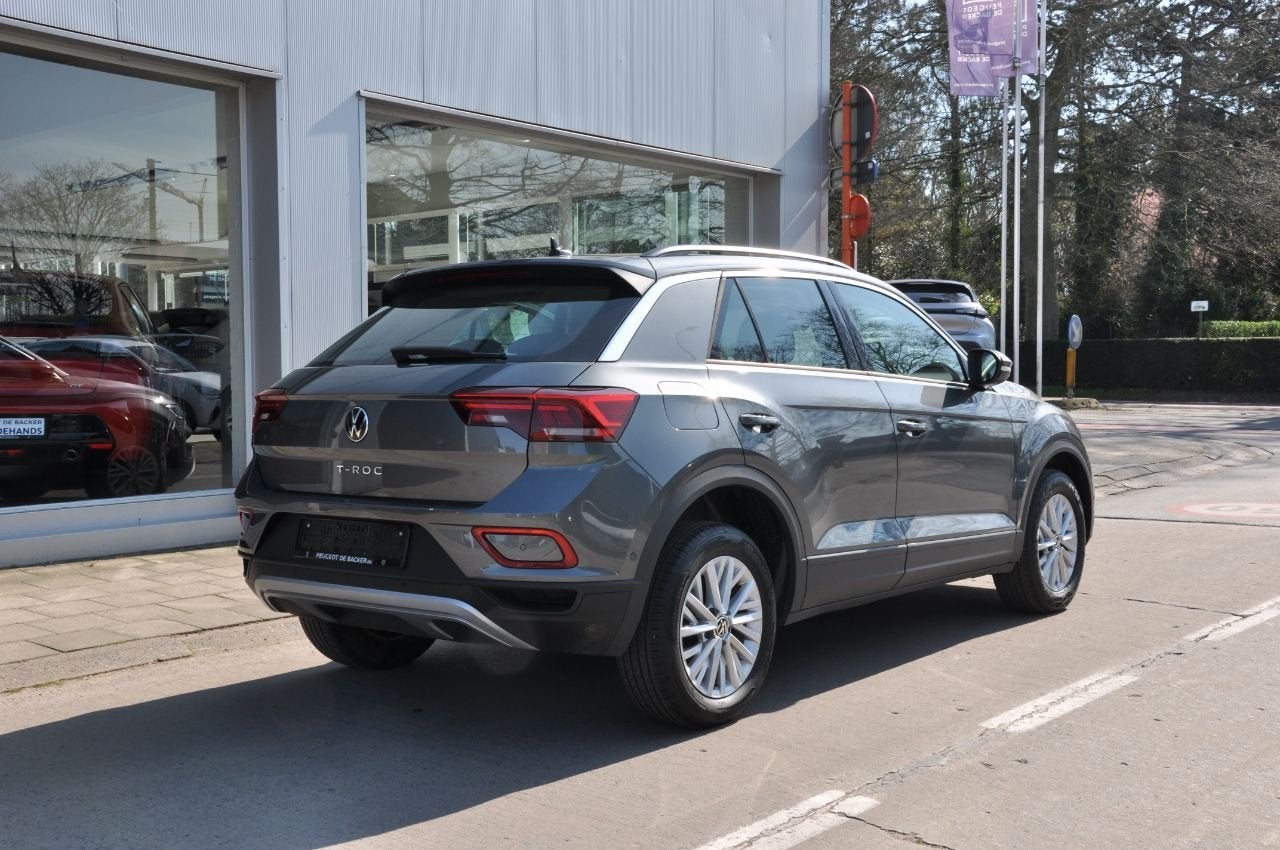 Volkswagen T-Roc * AS NEW * (bj 2022, automaat), Auto's, Stof, Start-stop-systeem, Bedrijf, 5 zetels
