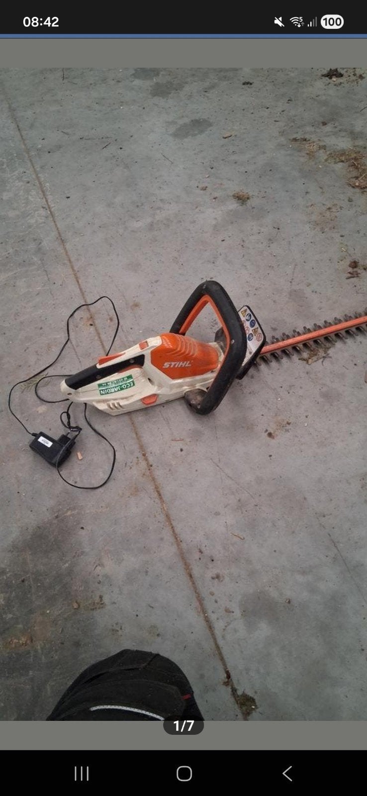 Taille-haie stihl. Et tronçonneuse BLACK E DECKER., Enlèvement