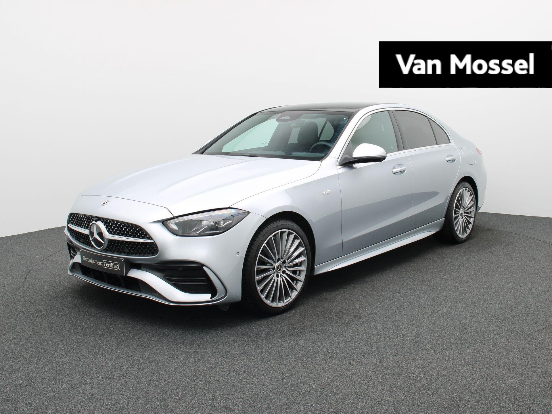 Mercedes-Benz C 300 e AMG Line Sedan + PANORAMISCH DAK + SUR, Auto's, Automaat, Zwart, 4 cilinders, 2080 kg