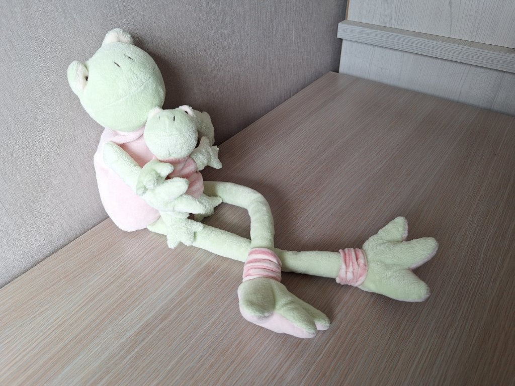 ♥ Kikker met baby - 50cm, Kinderen en Baby's, Ophalen of Verzenden, Zo goed als nieuw, Kikker