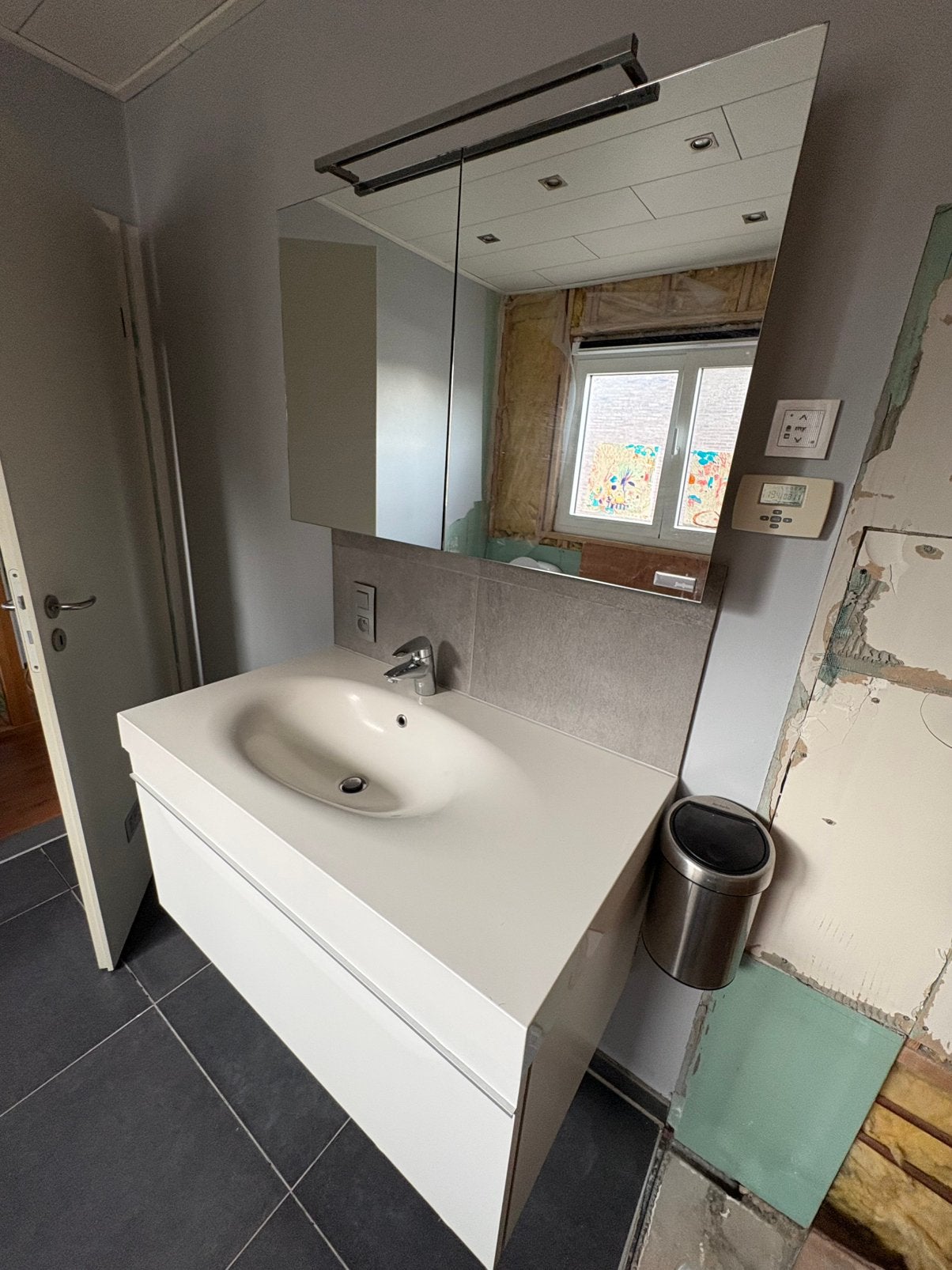 Sanijura badkamer meubel met spiegelkast en kraan, Maison & Meubles, Meuble lavabo, Utilisé, 50 à 100 cm, 50 à 75 cm