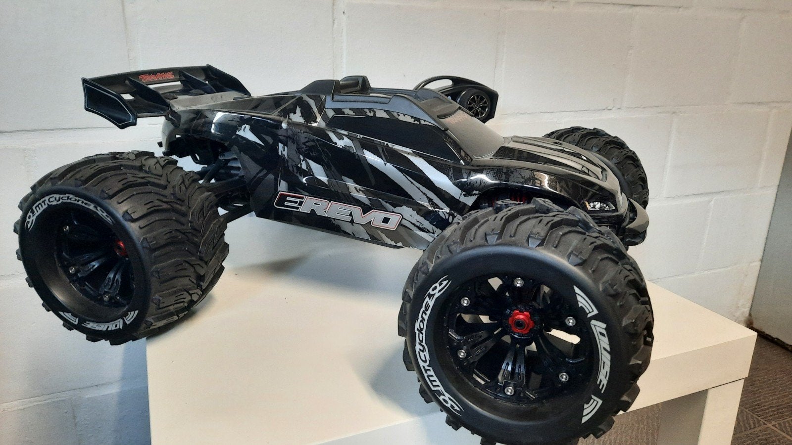 Traxxas, Enlèvement ou Envoi