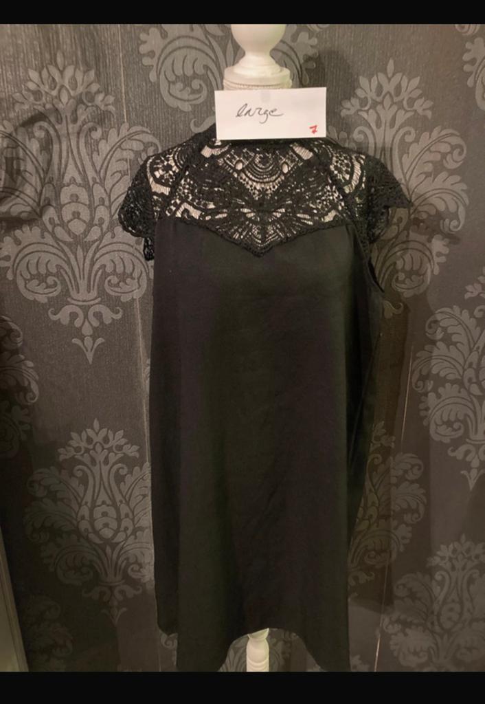 Zwarte jurk met kant, large, Kleding | Dames, Jurken, Zwart, Maat 42/44 (L), Nieuw, Ophalen of Verzenden