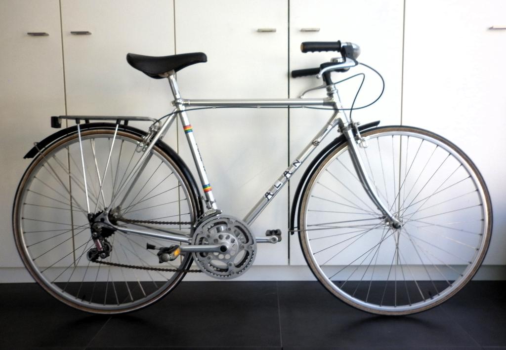 vélo de sport rétro/vélo de course Alan bike tourist, Vélos & Vélomoteurs, Vélos | Ancêtres & Oldtimers, Enlèvement