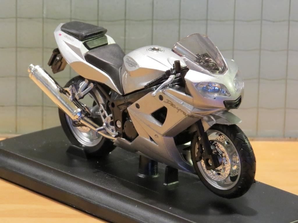 Triumph Daytona 600 1:18 12179 Welly, Ophalen of Verzenden, Nieuw, Motor, Welly