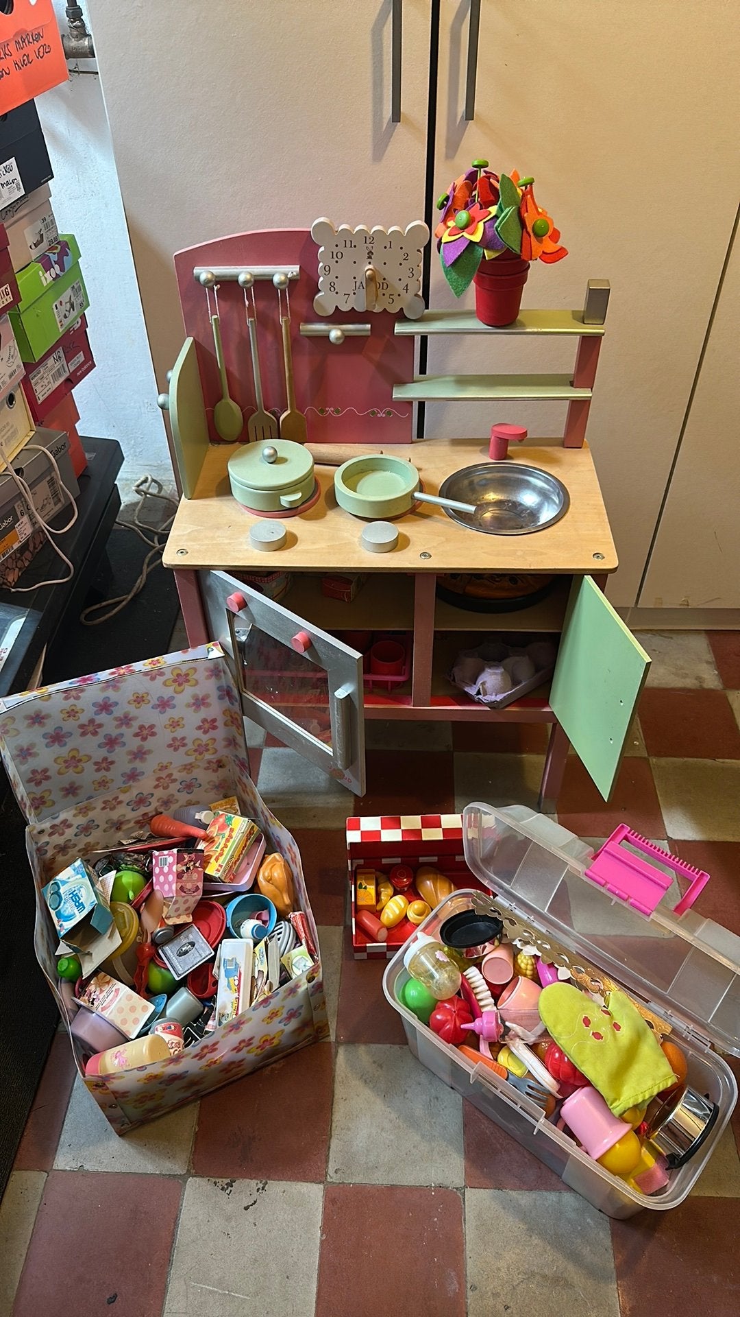 Cuisiniere en bois Janod + accessoires, Enfants & Bébés, Enlèvement, Utilisé, Bois
