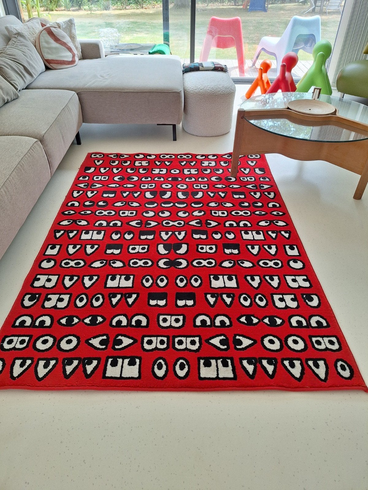Tapijt GLÖDANDE IKEA x Van Beirendonck 2016, Enlèvement