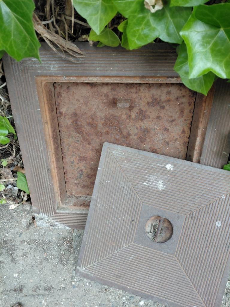 Putdeksel met onderdeksel, Doe-het-zelf en Bouw, Buizen en Afvoer, Ophalen