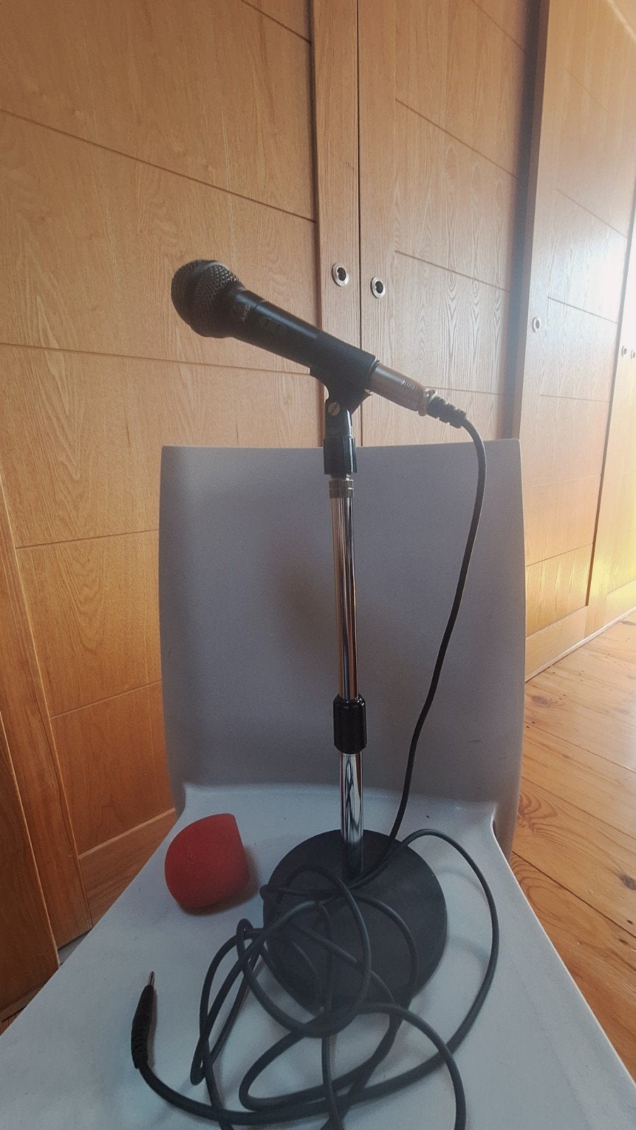 Micro professionnel AKG D65S  + câble et pied support., Musique & Instruments, Microphones, Enlèvement ou Envoi