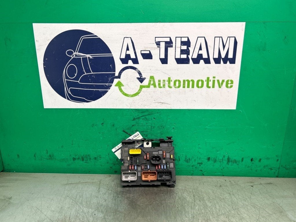BOITIER FUSIBLES Peugeot 207 SW (WE / WU) (|9664055780|), Utilisé, Lisa.Scalzo@aptiv.com, Peugeot, Aptiv PLC