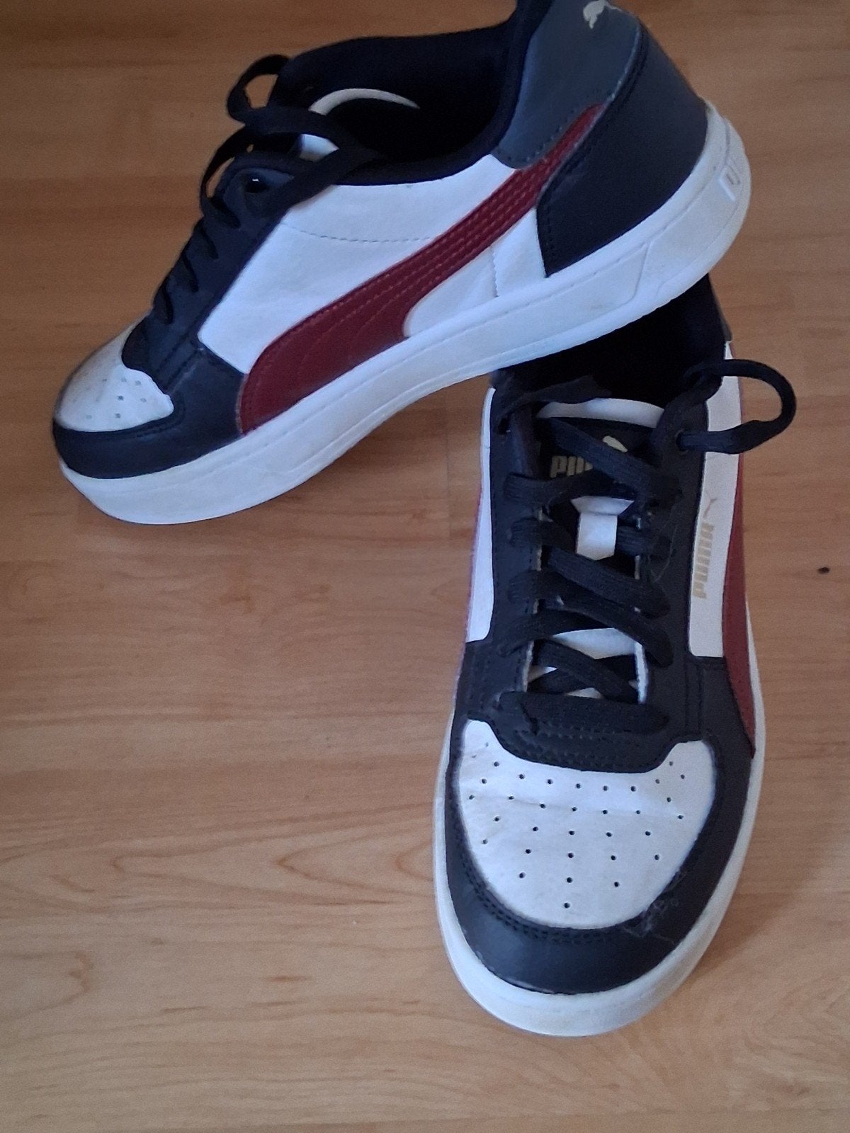 Puma P37 en cuir
Baskets basses - schwarz, Enlèvement, Comme neuf, Chaussures