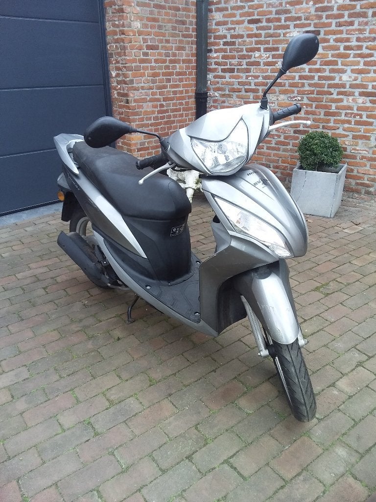 Honda vision B classe, Vélos & Vélomoteurs, Cyclomoteurs | Honda, Enlèvement, Utilisé