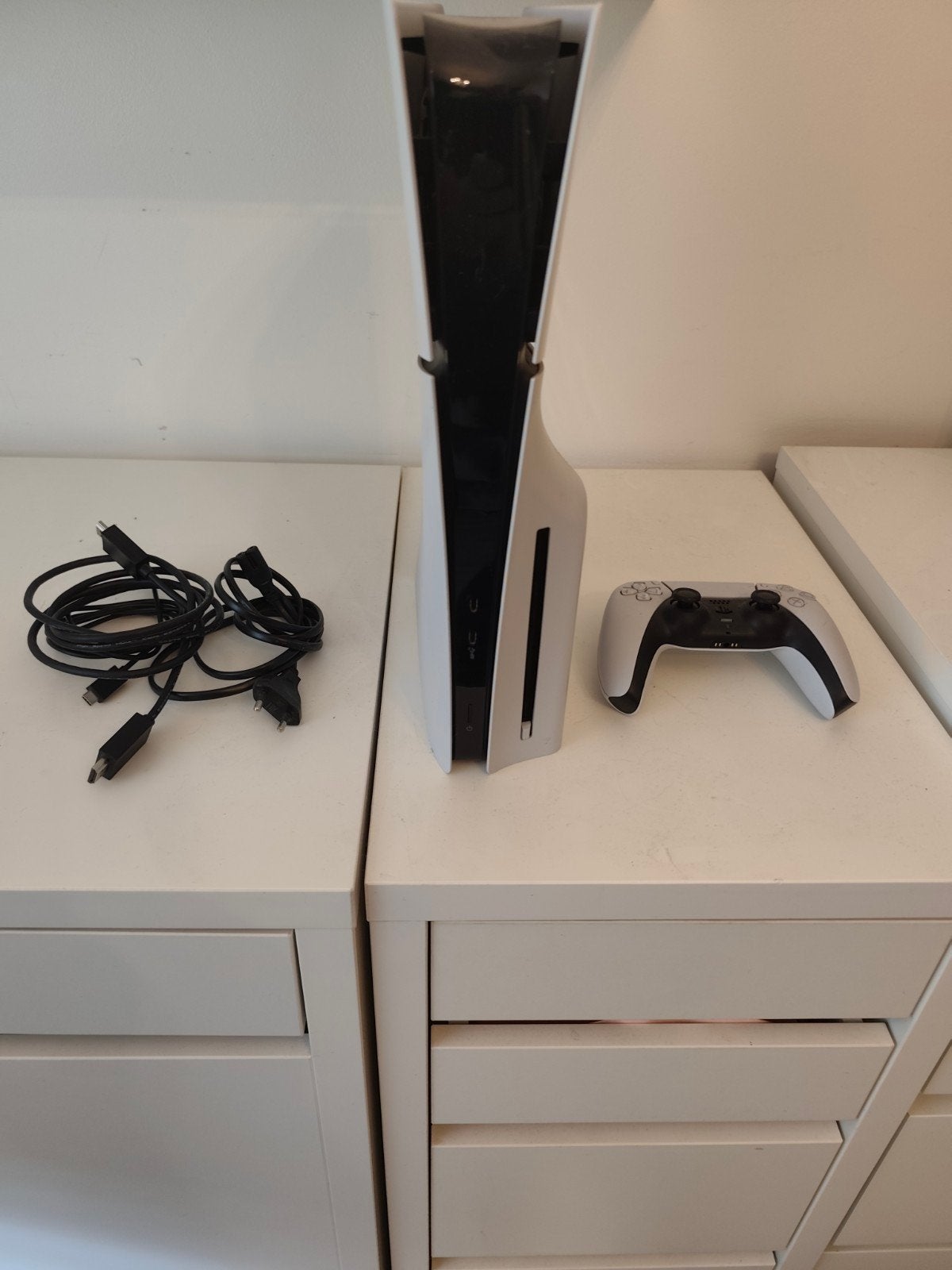 PS5 Slim blanc 1TB (Voir la description et photos)., Enlèvement, Comme neuf, Playstation 5