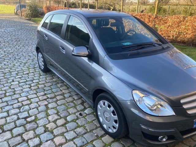 Mercedes B180 CDI, Auto's, Mercedes-Benz, Zwart, Particulier, Euro 4, Zilver of Grijs